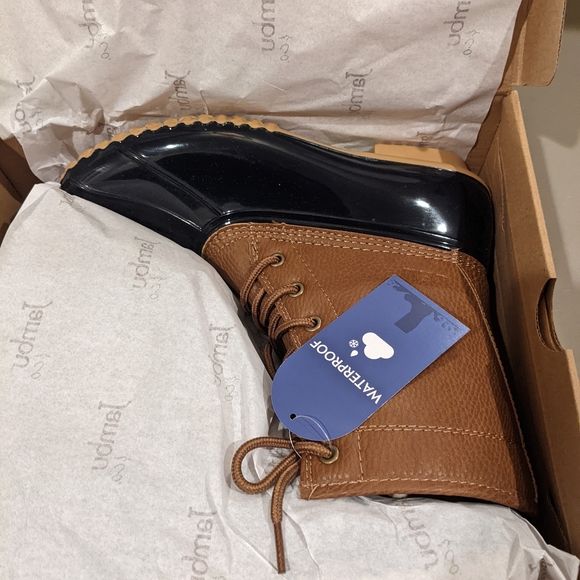 NIB JBU Duck Boot from Macys - Picture 9 of 9